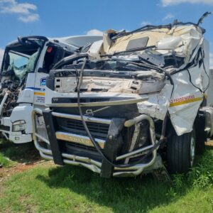 2015 Volvo FM400 ( JHB )