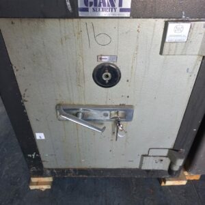 1 x GIANT SAFE with Keys (CPT)