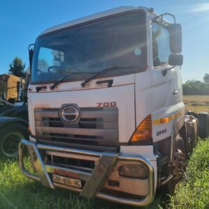 2014 HINO 700 (BLM)