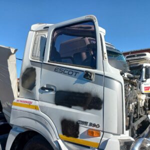 2022 UD QUESTER GWE390 (PMB)