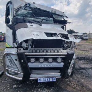 2025 VOLVO FH440 (JHB)